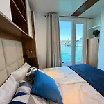 Liberty Floating House With Jacuzzi & Sea View *