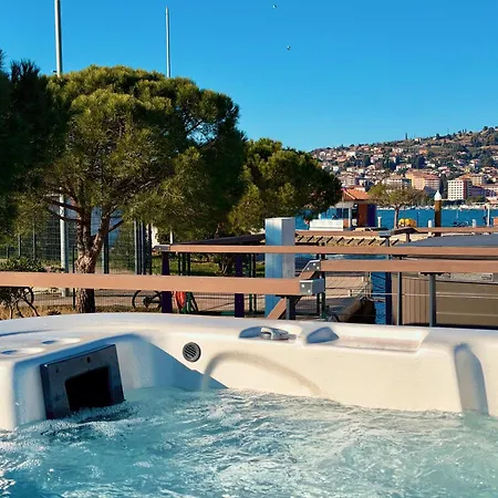 Botel Liberty Floating House With Jacuzzi & Sea View Portoroz