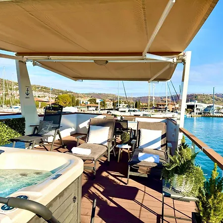 Liberty Floating House With Jacuzzi & Sea View Botel Portoroz