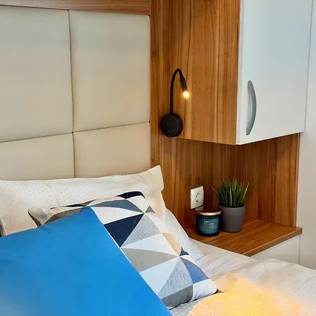 Båthotell Liberty Floating House With Jacuzzi & Sea View