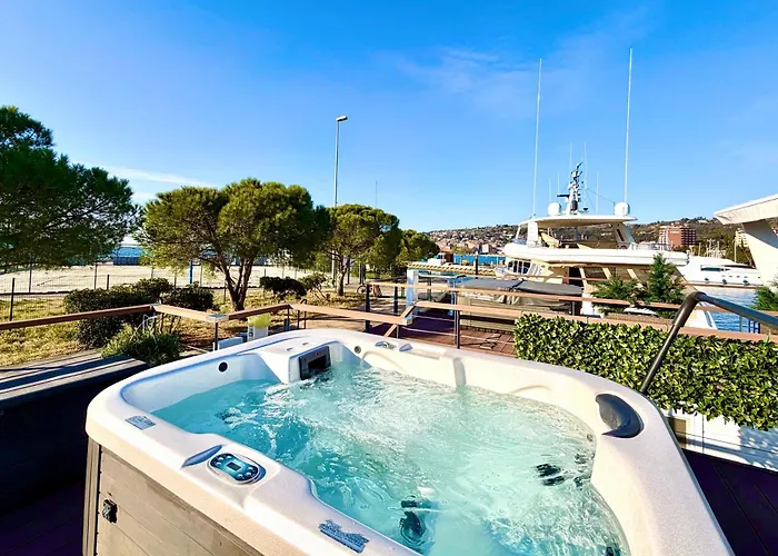 Botel Liberty Floating House With Jacuzzi & Sea View Portoroz