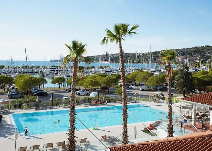 Liberty Floating House With Jacuzzi & Sea View