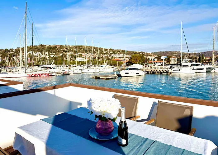 Botel Liberty Floating House With Jacuzzi & Sea View Portoroz