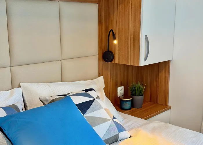 Botel Liberty Floating House With Jacuzzi & Sea View