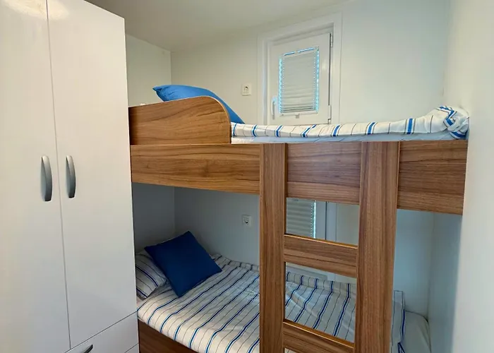 Liberty Floating House With Jacuzzi & Sea View *